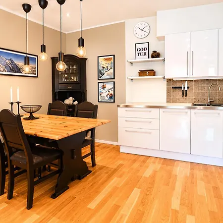 - Walking Distance To Everything Apartment *