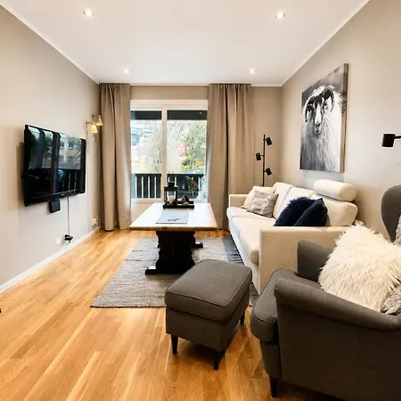 - Walking Distance To Everything Apartment *